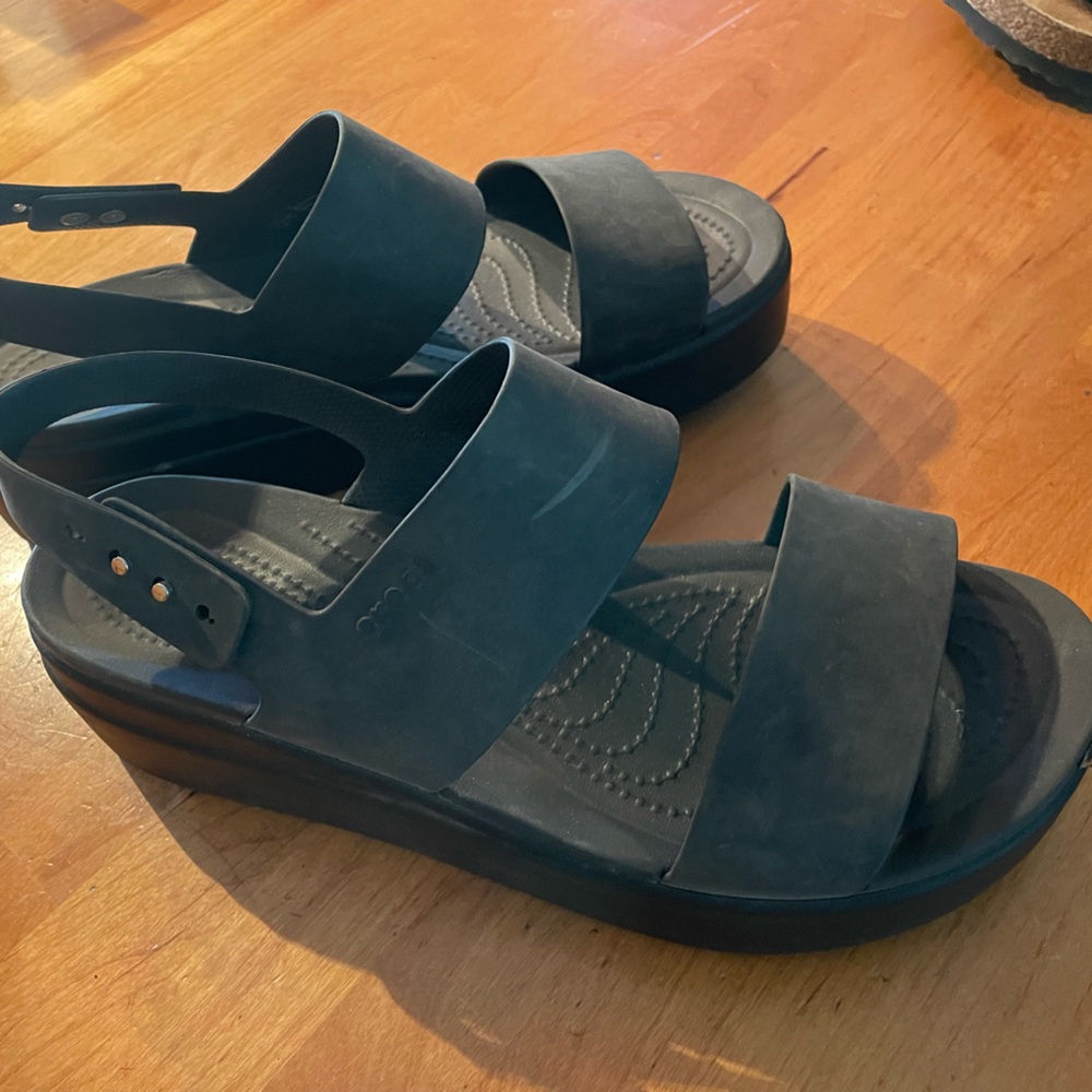 Crocs Brooklyn platform sandal.